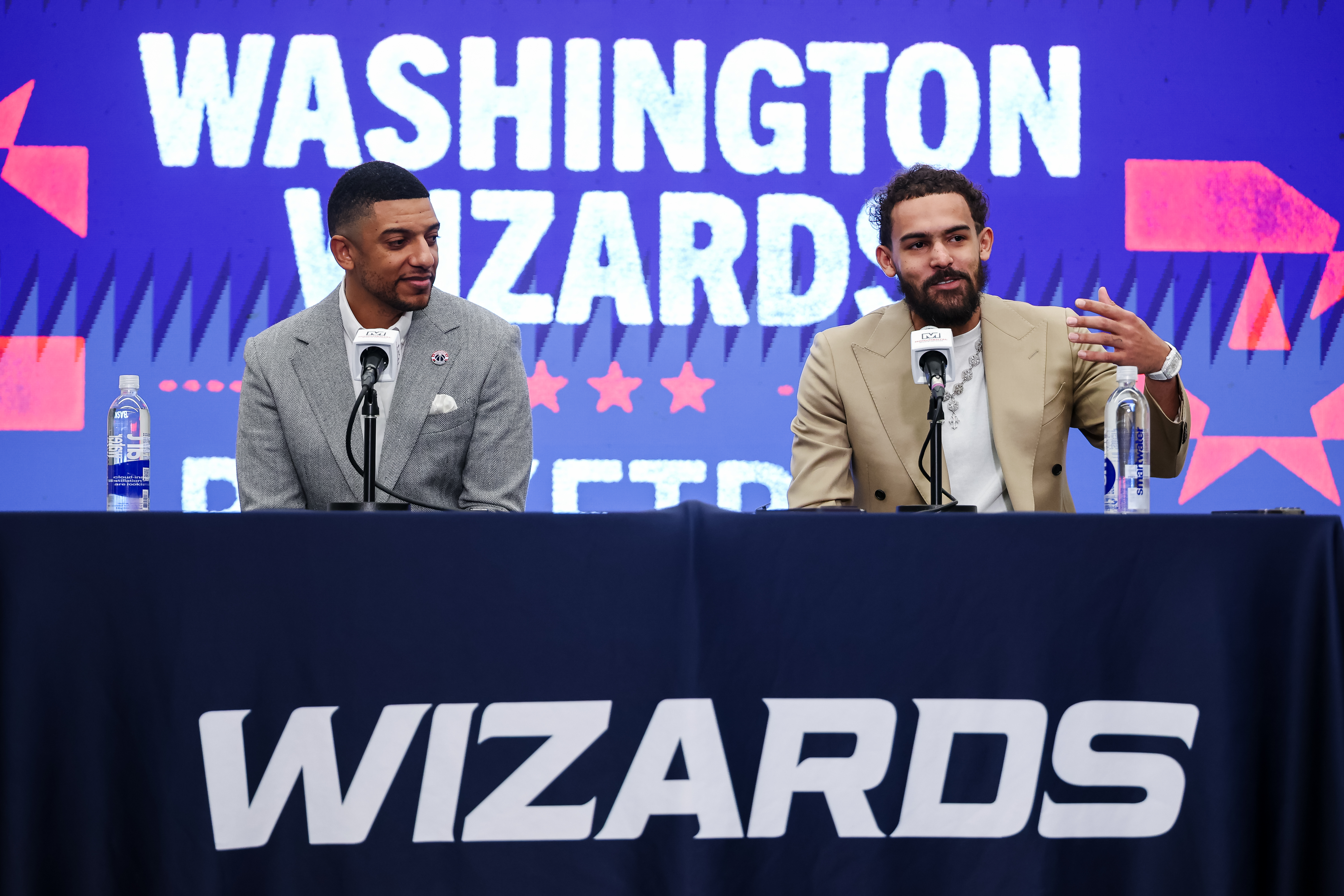 NBA交易截止日回顧：LeBron、Curry與KD合體星光熠熠巫師組AD+Trae Young雙核